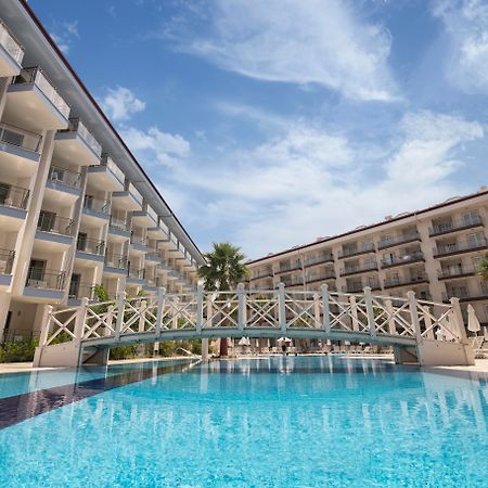 Ramada Hotel & Suites By Wyndham Kusadası Exterior foto